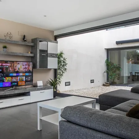 Villa Modern With Private Pool/ 400m To The *