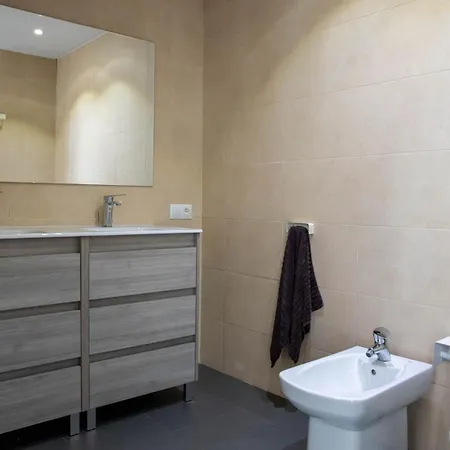 别墅 Modern With Private Pool/ 400m To The 格拉德卡斯特利翁
